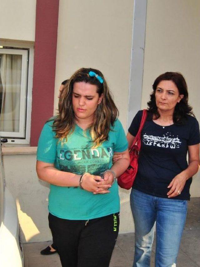 Işid'li 'canlı Bomba' Olduğu Ileri Sürülen Özlem Y. Manavgat'ta Gözaltına Alındı