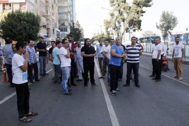 Şanlıurfa’Da Esnaflar Elektrik Protestosunda Yol Kapattı