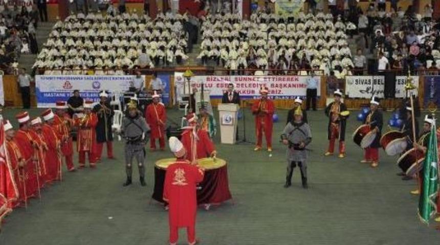 Sivas'ta Toplu S&uuml;nnet Ş&ouml;leni