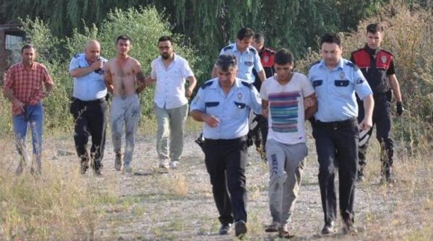 Pompalı T&uuml;fekle 5 Kişiyi Yaralayan Ş&uuml;pheliler Kovalamayla Yakalandı