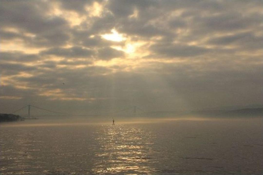 İstanbul G&uuml;ne Sisle Uyandı