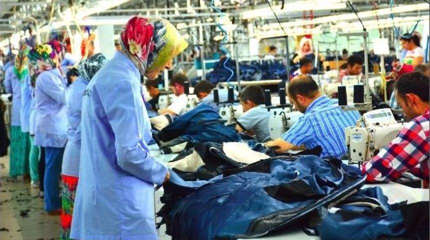 Konfeksiyon Sekt&ouml;r&uuml; İş&ccedil;i Sıkıntısı Yaşıyor