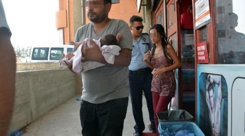 Bebeğiyle Ka&ccedil;ırılan Kadın, Kırmızı Işıkta Otomobilden Atlayıp Esnafa Sığındı