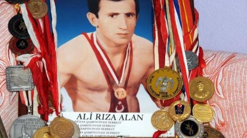 Dünya Şampiyonuydu, Şimdi Meyve Üreticisi