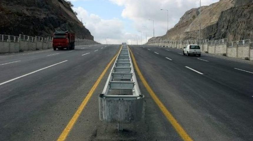 Fatih Sultan Mehmet Bulvarı&rsquo;nda 10 Metrelik Kot Farkı Yol &Ccedil;alışması Yapılacak