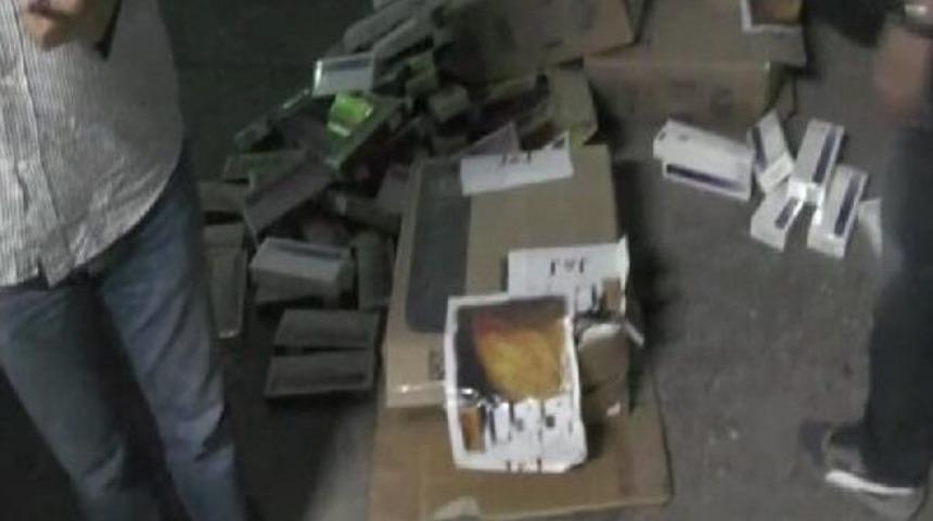 Uşak'ta Ka&ccedil;ak Sigara Ve Cep Telefonu Ele Ge&ccedil;irildi