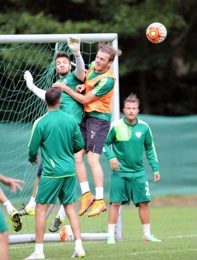 Bursaspor’un Yeni Sezon Hazırlıkları Aralıksız Devam Ediyor