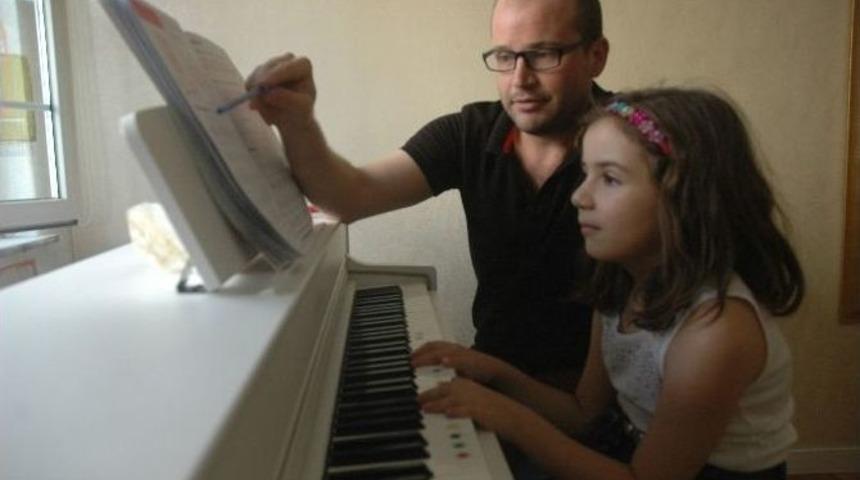 Vanlı &Ccedil;ocuklar Enstr&uuml;man &Ouml;ğreniyor