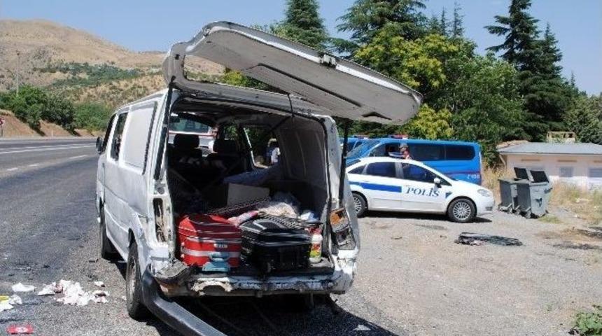 Elazığ’da Trafik Kazası: 1 Ölü, 2 Yaralı