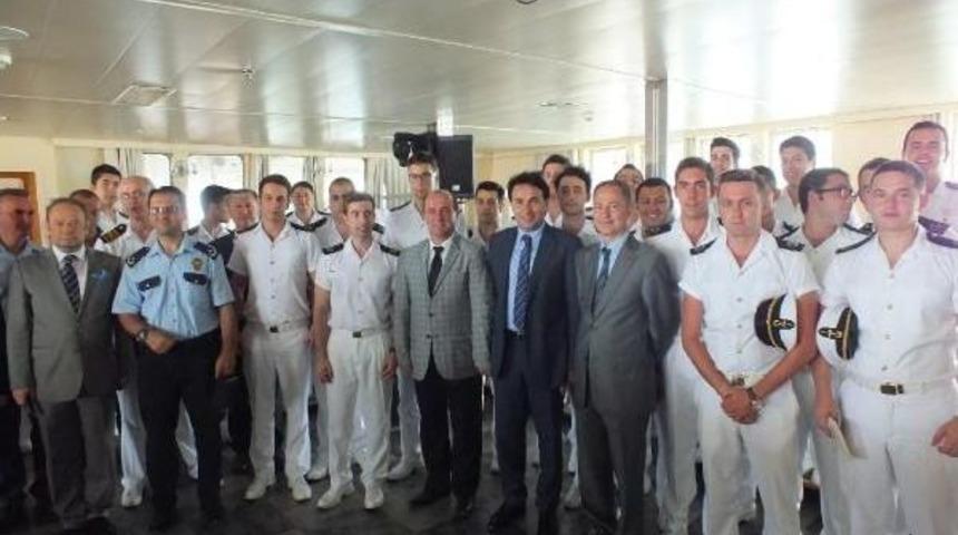 Piri Reis &Uuml;niversitesi Gemisi İnebolu&rsquo;Da