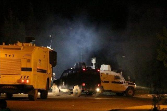 Siirt'te Polis Karakolu, Nusaybin'de Polis Aracı Tarandı