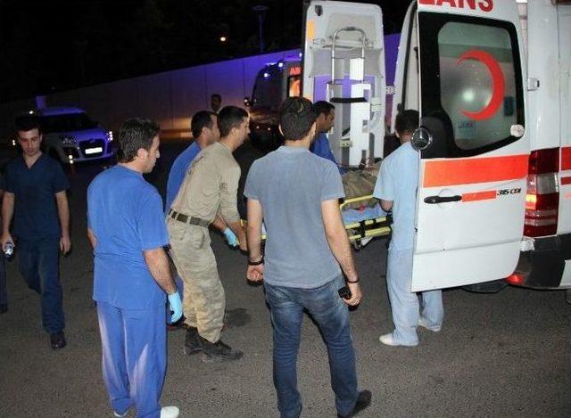 Diyarbakır’da Askeri Araca Saldırı: 2’şehit 1’i Ağır 4 Yaralı