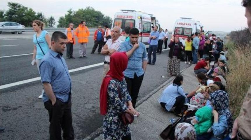 Otob&uuml;s Kaza Yaptı, Yolcular Camlardan Atladı