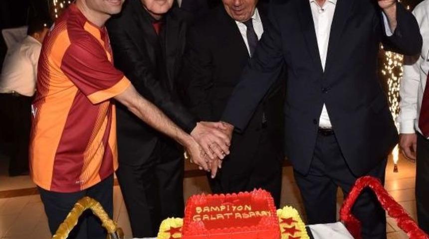 Galatasaray Kul&uuml;p Başkanı Dursun &Ouml;zbek: "eksikler Kalırsa Yerine Transfer Yaparız"