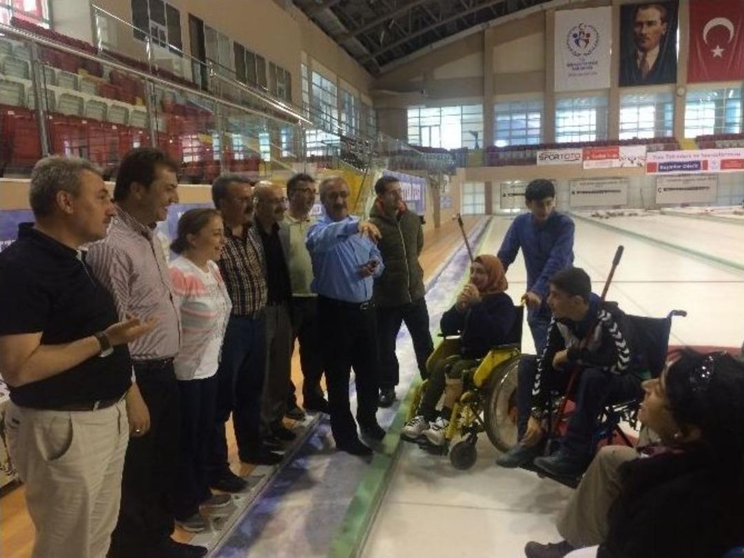 Bedensel Engelli Curling Takımına Tam Destek