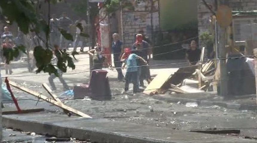 Gazi Mahallesi'nde Polis M&uuml;dahalesi (1)