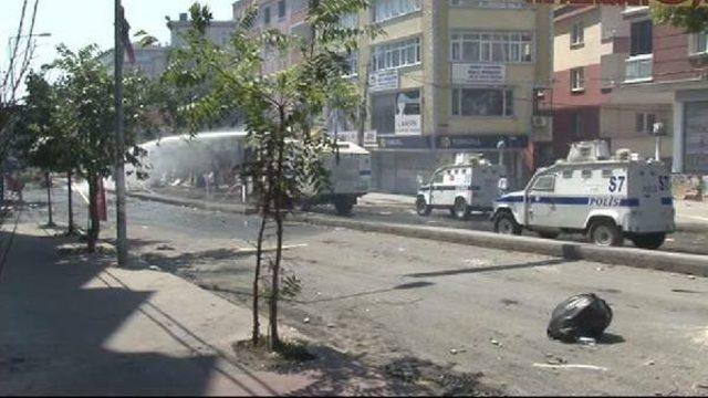 Gazi Mahallesi'nde Polis Müdahalesi (1)