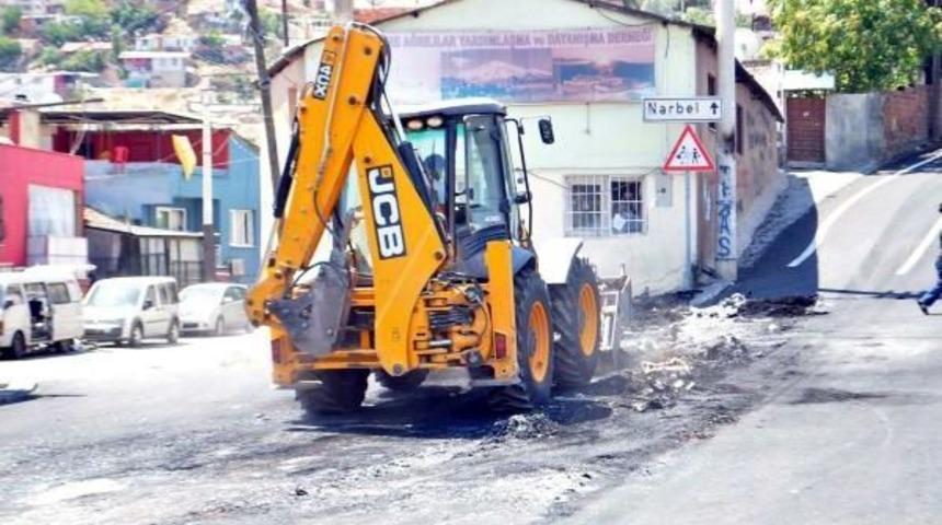 İzmir'de Otob&uuml;s Yakılmasıyla Ilgili 13 G&ouml;zaltı