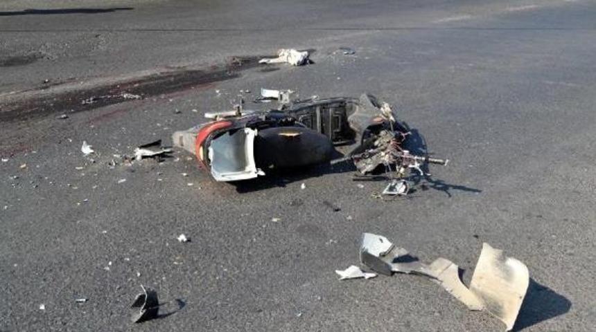 Tır&rsquo;In &Ccedil;arptığı Elektrikli Bisikletin S&uuml;r&uuml;c&uuml;s&uuml; &Ouml;ld&uuml;