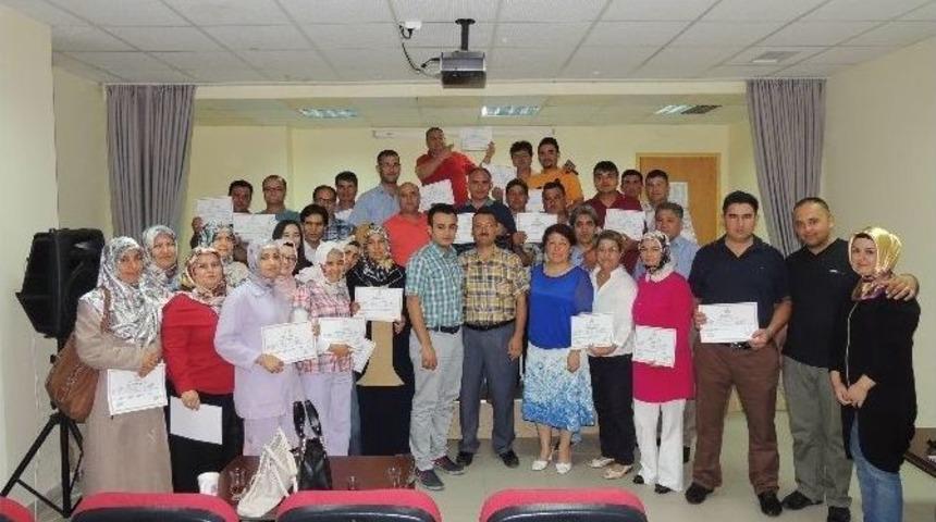 Hasta Ve Yaşlı Bakım Kursiyerlerine Sertifika