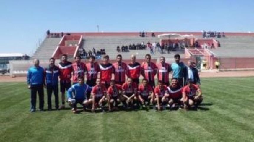 Azatlı Spor Bal Lig&rsquo;i M&uuml;cadelesine Hazırlanıyor