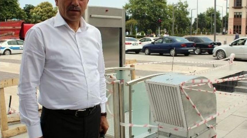 Yalı Cami Abdesthanesi Ve Tuvaleti Yer Altına Alındı