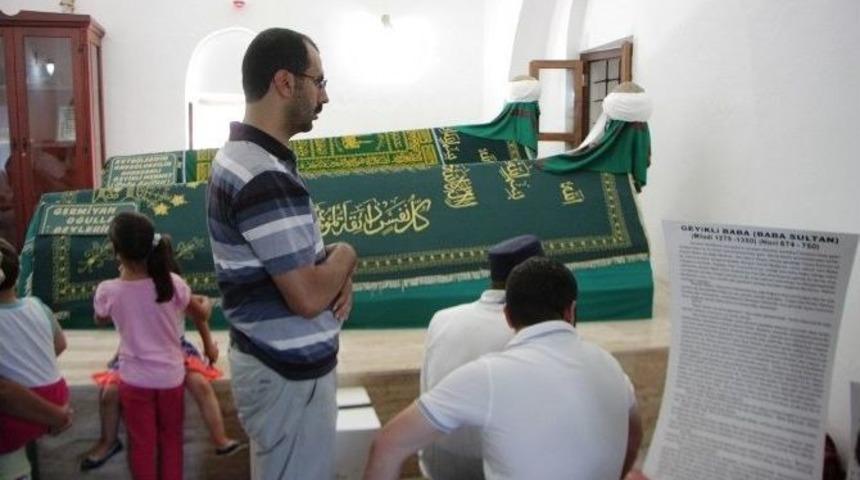 Baba Sultan&rsquo;da 638 Yıllık Gelenek Bozulmadı