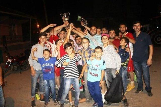 Köyler Arası Düzenlenen Futbol Turnuvası Şampiyonu Durabeyli Köyü Oldu