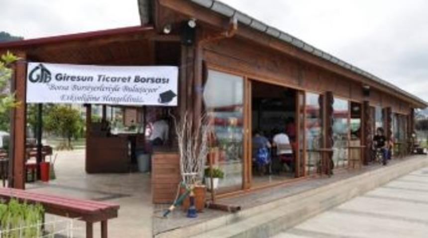 Borsa Burs Sağladığı &Ouml;ğrencilerle Buluştu