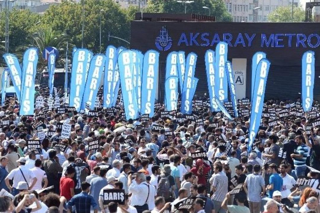 &lsquo;b&uuml;y&uuml;k Barış Y&uuml;r&uuml;y&uuml;ş&uuml;&rsquo;ne Getirilen Yasak Protesto Edildi