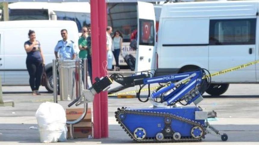 Bursa&rsquo;Da Terminalde Unutulan Iki &Ccedil;uval, Bomba Imha Robotuyla Patlatıldı