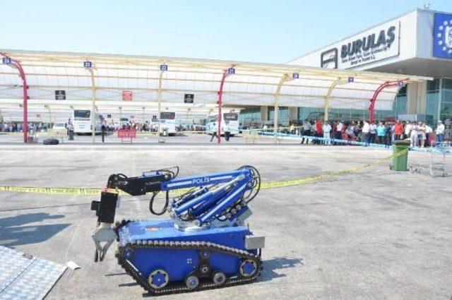 Bursa’Da Terminalde Unutulan Iki Çuval, Bomba Imha Robotuyla Patlatıldı