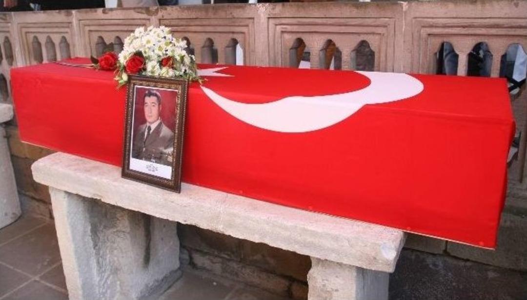 Yozgatlı Şehit Uzman &Ccedil;avuş Mehmet Ko&ccedil;ak, G&ouml;zyaşları Arasında Toprağa Verildi