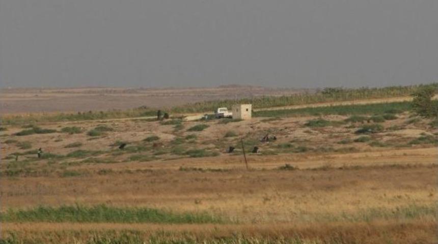 Suriyeliler, &Ccedil;atışmadan Sonra İlk Kez Sınırda G&ouml;r&uuml;nt&uuml;lendi