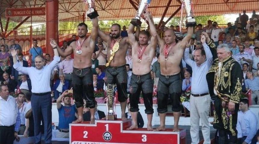 Orhan Okulu Altın Kemeri Taktı