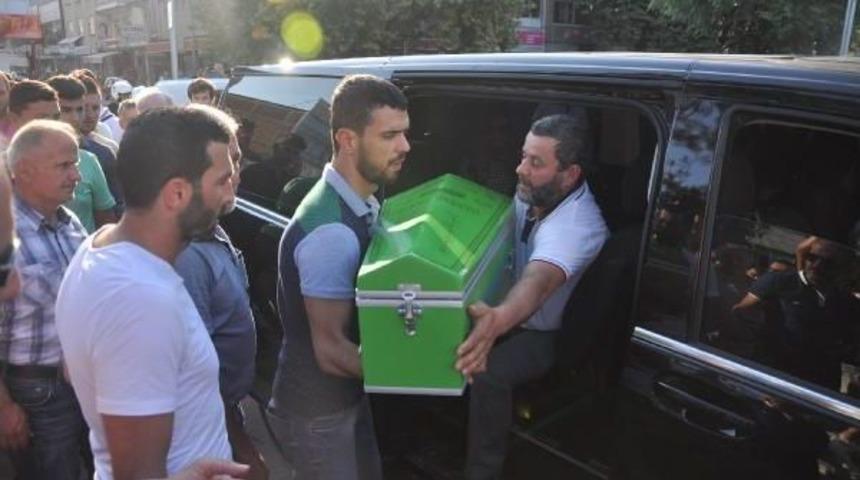 Sofuoğlu 4 Aylık Oğlu Hamza'yı G&ouml;zyaşlarıyla Toprağa Verdi