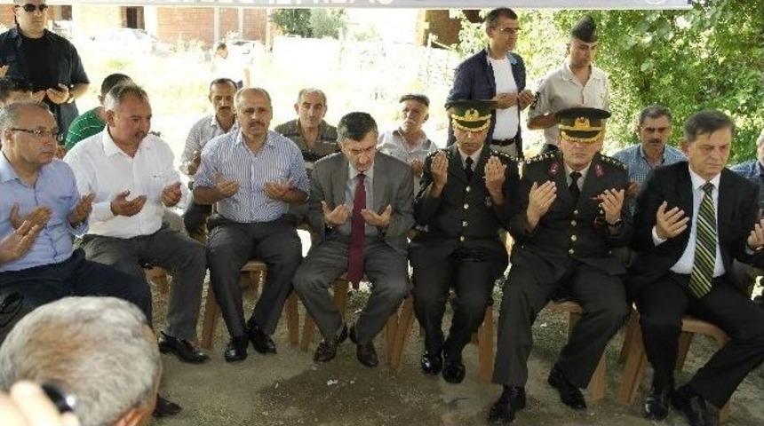 Diyarbakır&rsquo;daki Askeri Araca Saldırı