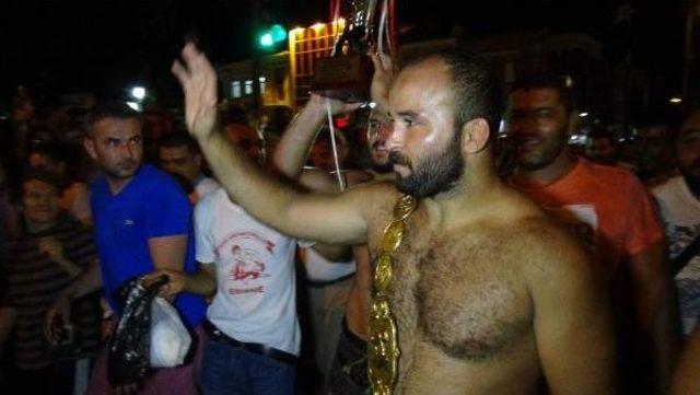 Başpehlivan Okulu'nun Hamam Yürüyüşünde Caddeler Tıkandı