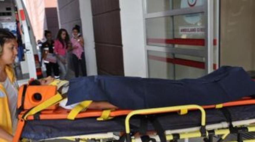 Adıyaman&rsquo;Da Otomobil Devrildi: 3 Yaralı