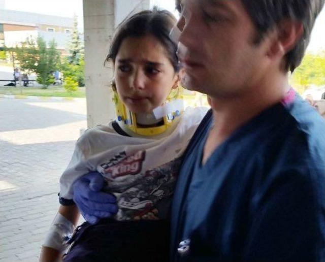 Kocaeli'de 4 Aracın Karıştığı Zincirleme Kaza: 8 Yaralı