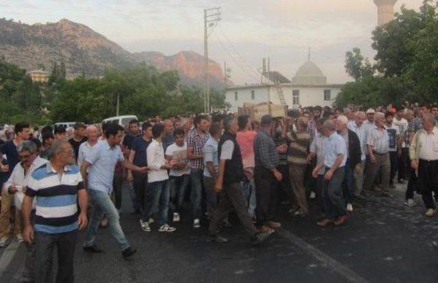 Yangında Ölen Iki Kız Kardeş Yan Yana Defnedildi