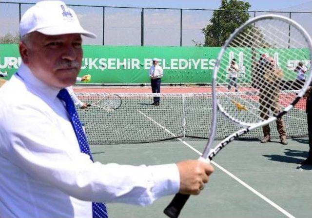 Erzurum'da 10 Bin Dolar Ödüllü Tenis Turnuvası