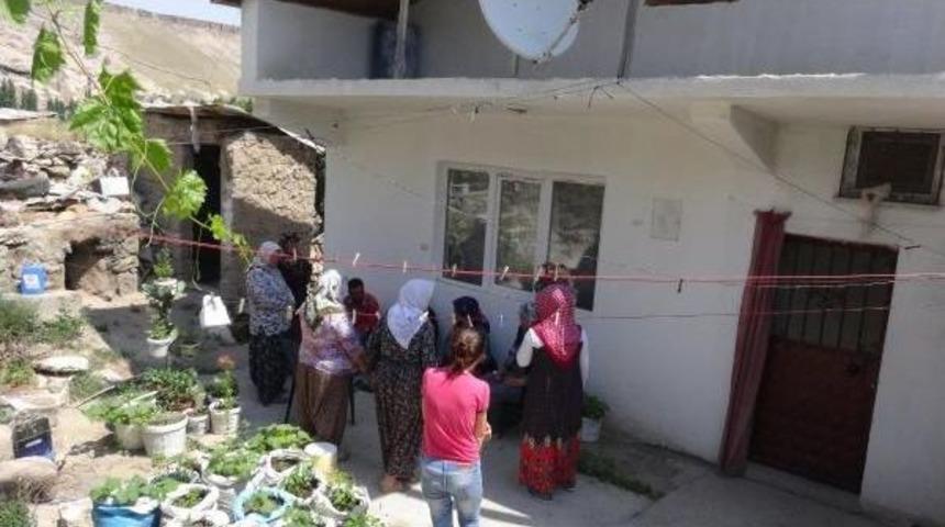 K&ouml;peği Ve Kadını Eterle Bayıltan &Ccedil;arşaflı Kadın Evi Soydu