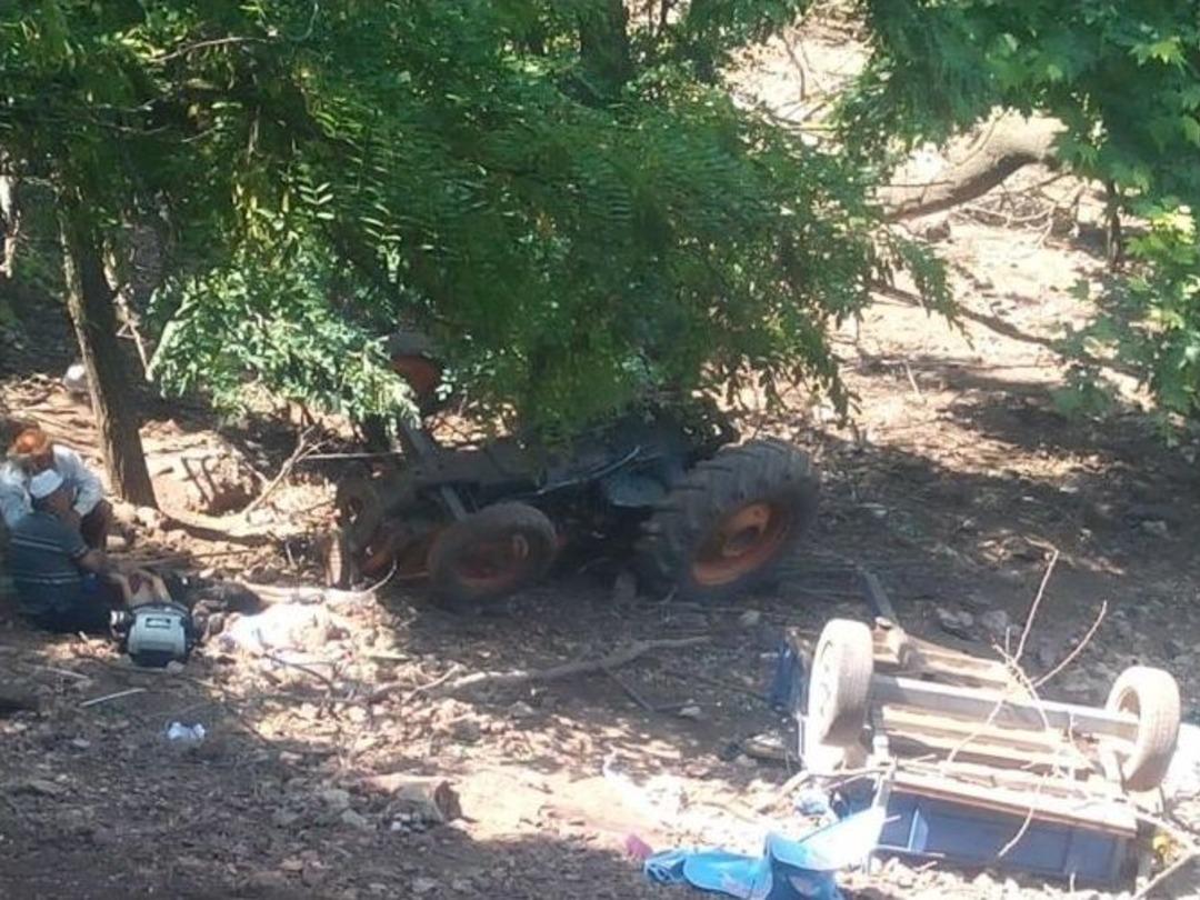 Piknik Yolunda Kaza: 1 &Ouml;l&uuml;, 7 Yaralı