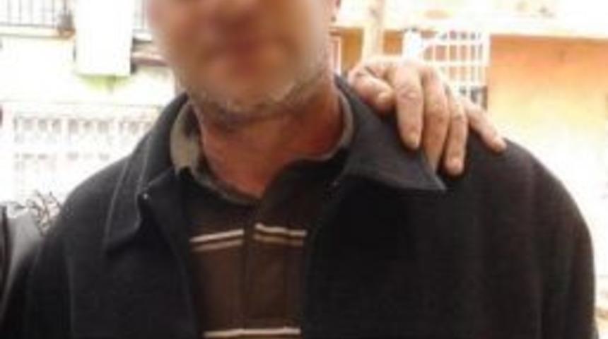 Yurttan Ka&ccedil;an Kızını Bı&ccedil;akla &Ouml;ld&uuml;rd&uuml;