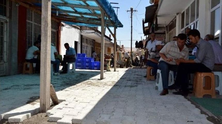 B&uuml;nyan Belediyesi&rsquo;nden Esnafı Sevindiren &Ccedil;alışma