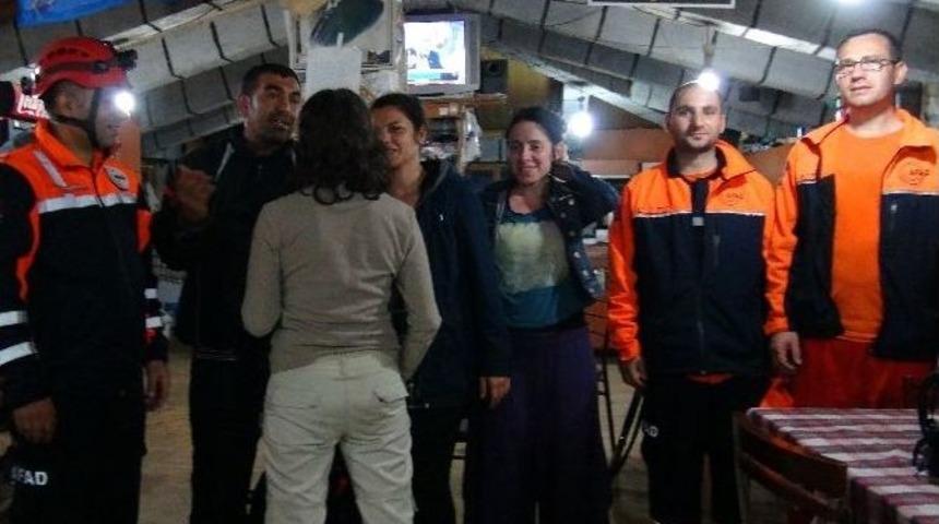 Rize&rsquo;de Siste Kaybolan Turistler Kurtarıldı