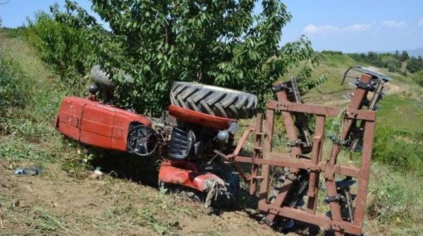 Devrilen Trakt&ouml;r&uuml;n&uuml;n Altında Kalarak &Ouml;ld&uuml;