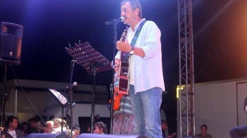 Erdal G&uuml;ney, Memleketinde Konser Verdi