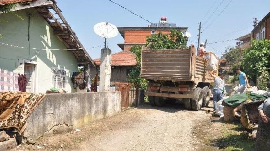 Evden Çıkartılan Kamyon Dolusu Çöp İmha Edildi